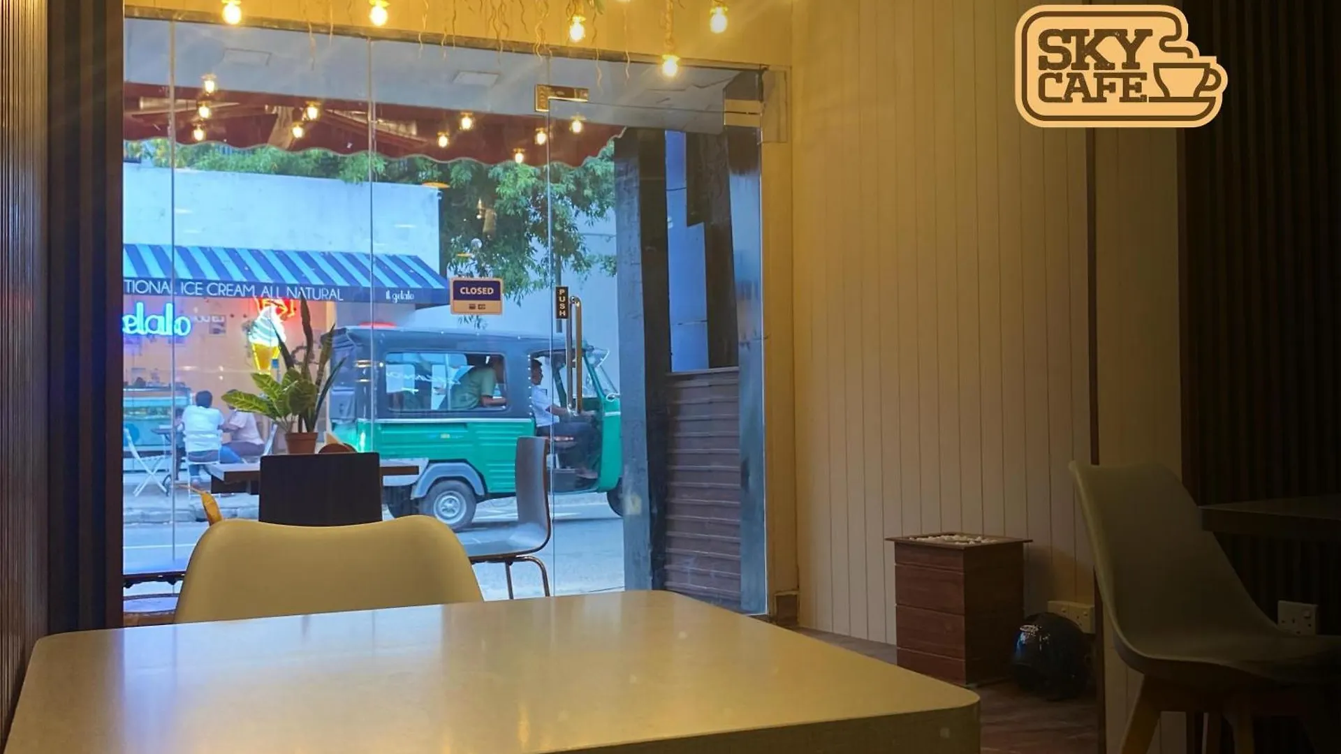 Sky Hostel Negombo
